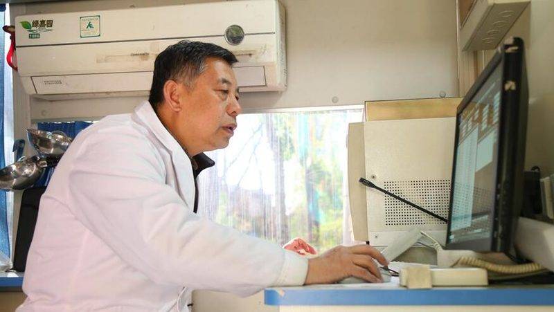 (专业的医生,高级的设备,健康的保障)