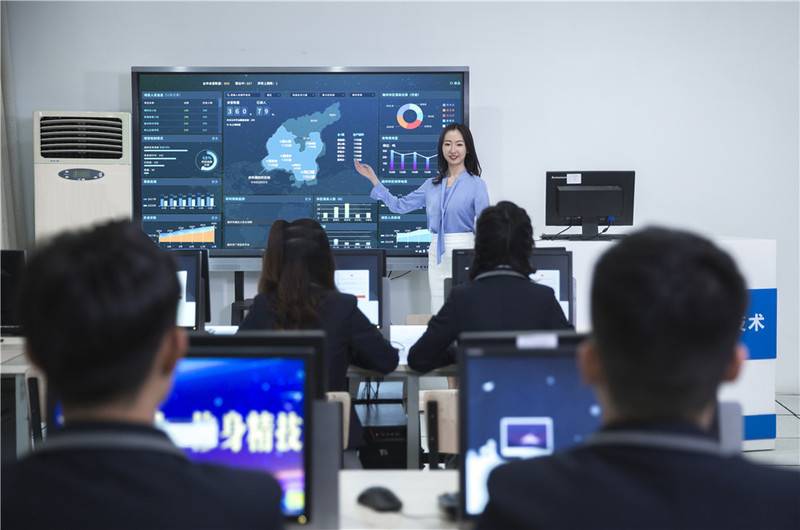 当“学渣”在山西新华遇到IT,逆袭变“学霸”