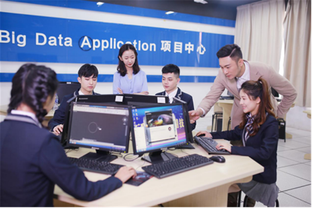 ѧ����������ɽ���»�