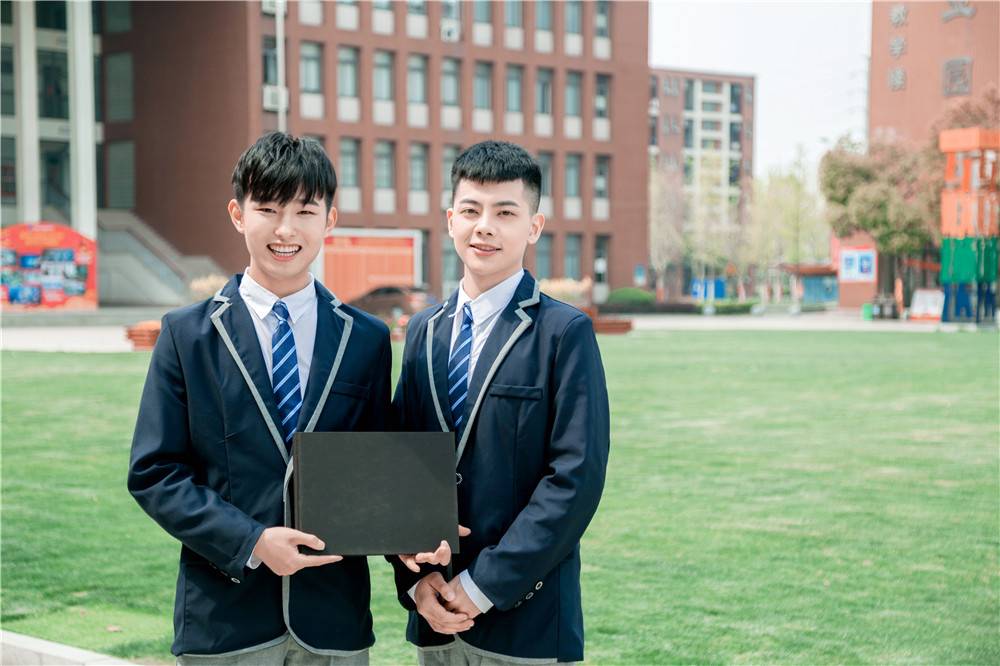 ѧ����������ɽ���»�