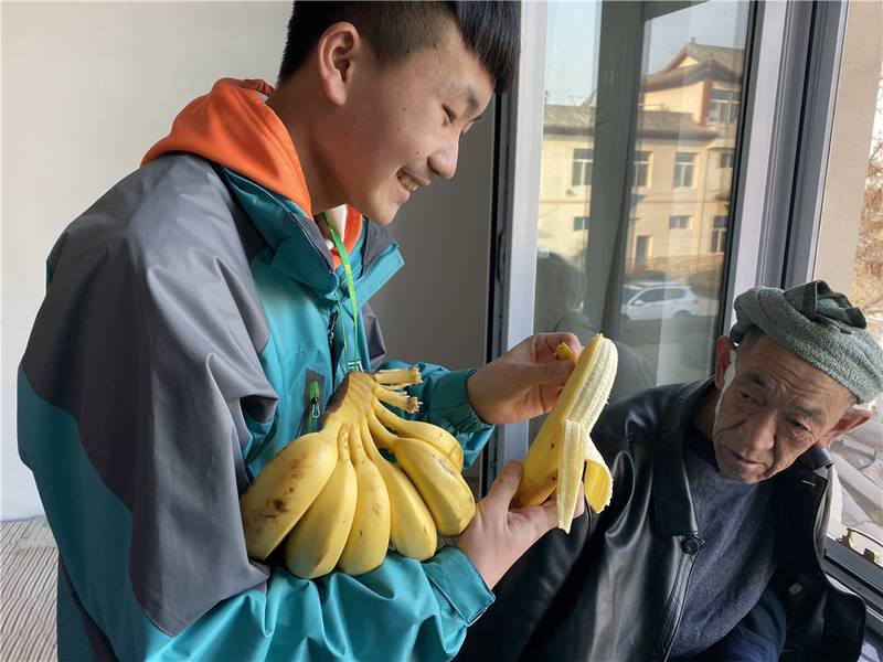 山西新华学生会开展敬老院志愿者活动