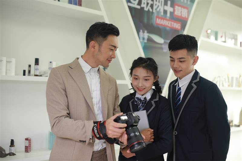 ��ɽ�������Ļ��Ƽ����޹�˾