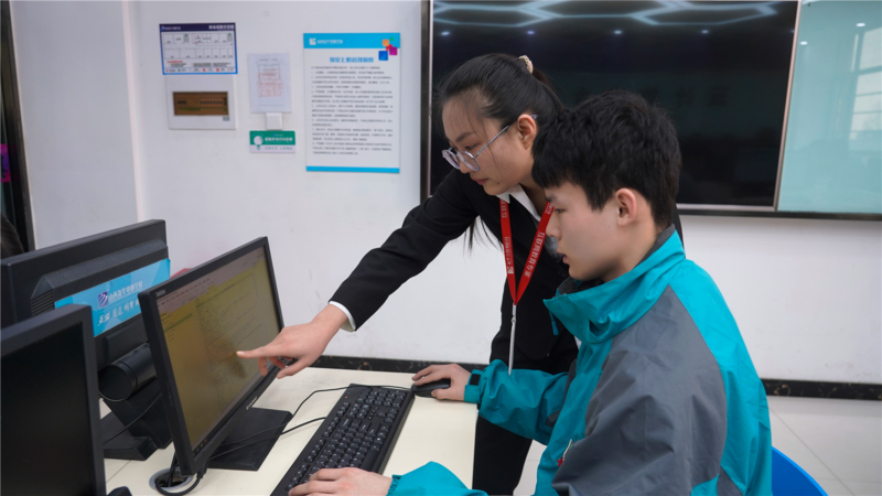 初中生成绩不理想,想学技术,选择什么行业好?