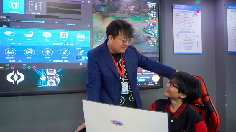 【学生故事】李嘉轩:装备新华buff,王者重返“战场”