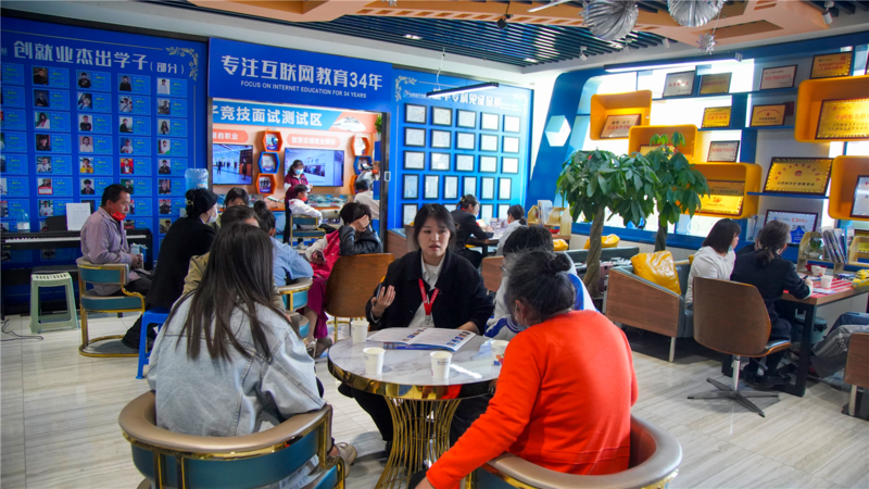 山西新华电脑学校校园开放日,现场氛围如此火爆!