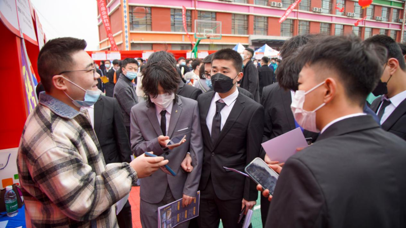 初中毕业男生选择什么专业比较好?