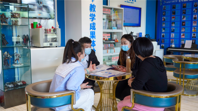 山西新华电脑学校中考咨询会