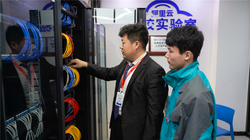 2022初高中生想学技术,选择什么行业好?