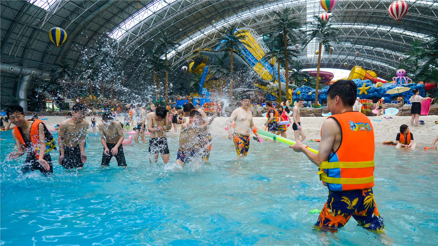 δɽ»ѧУѡͬѧӪԲ