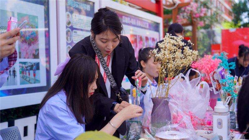 2022初中女生选专业,这个“铁饭碗”你值得选择!