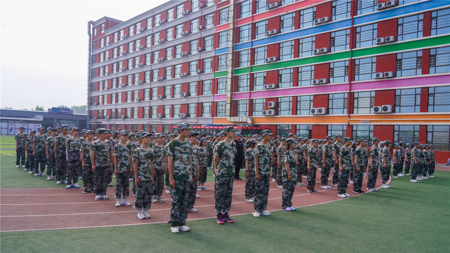 ɽ»ѧУ2022＾ѵӪʽ