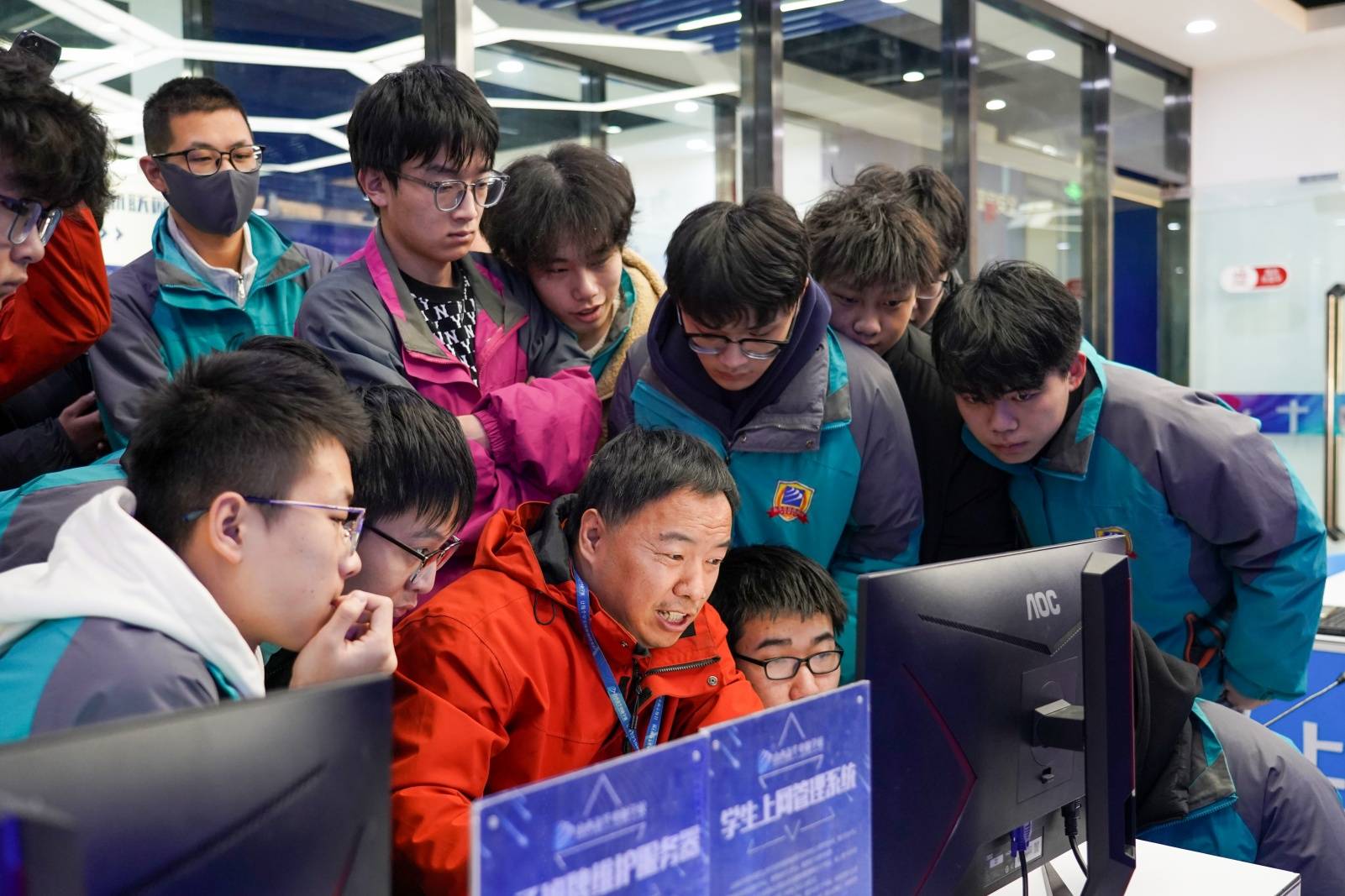 �����ڶ���תѧѧ�����ɾ;�������