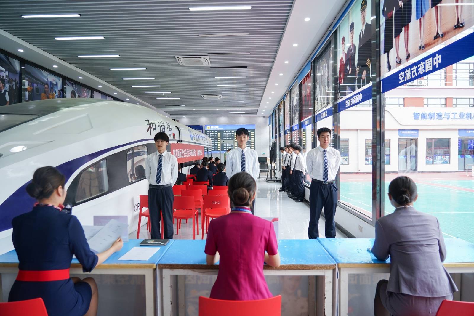 ְУ��һ��У��ѡ�Է��������ɳ�֮·