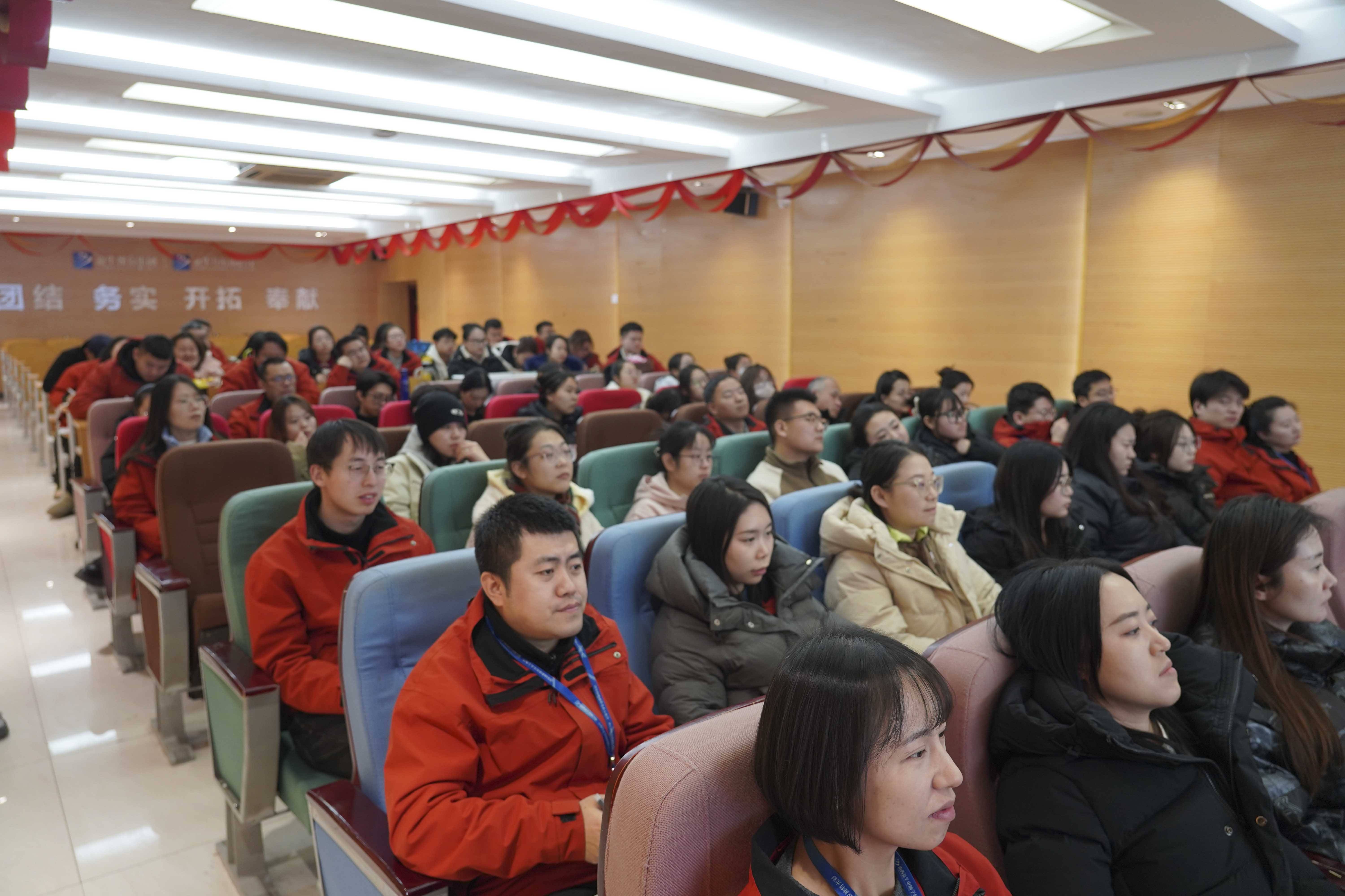 ���������س��ģ��������ǿʦ�¡�����У����ʦ��ʦ�罨����ѵ��