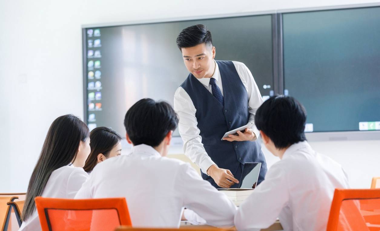 ��ְ������ôд��ɽ���»������