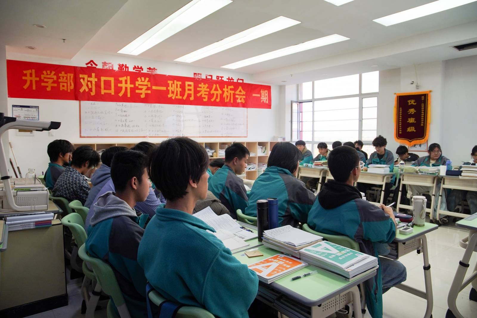 高压之下别硬扛,换条赛道,同样能跑出精彩人生