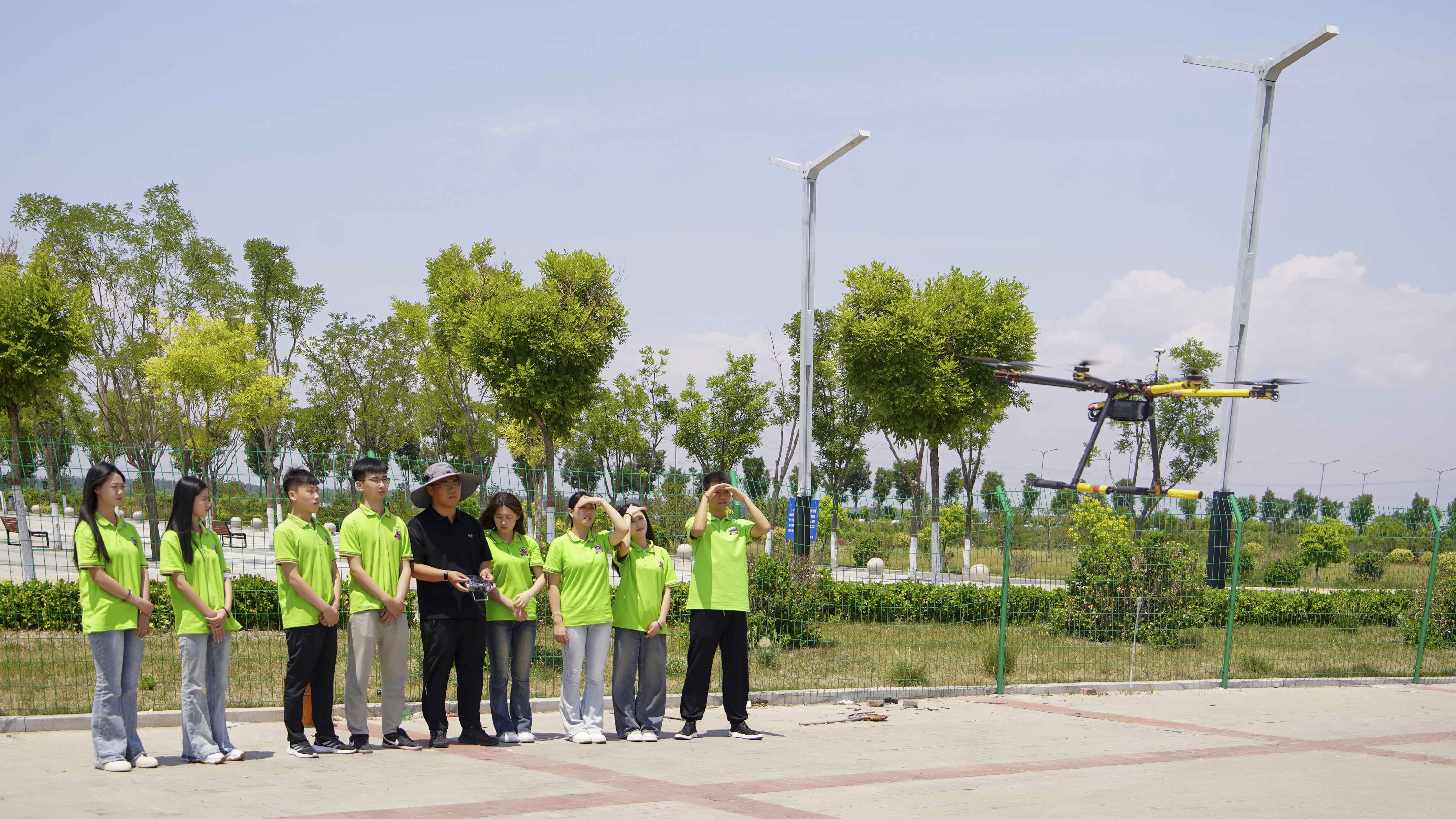 ɽ���»����˻�רҵ��ѧ�����Էɲ�����˻�