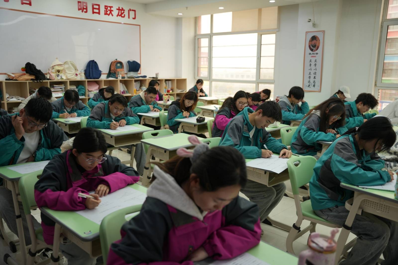 �Ļ��β�������£�ѧ��������Բ��ѧ��