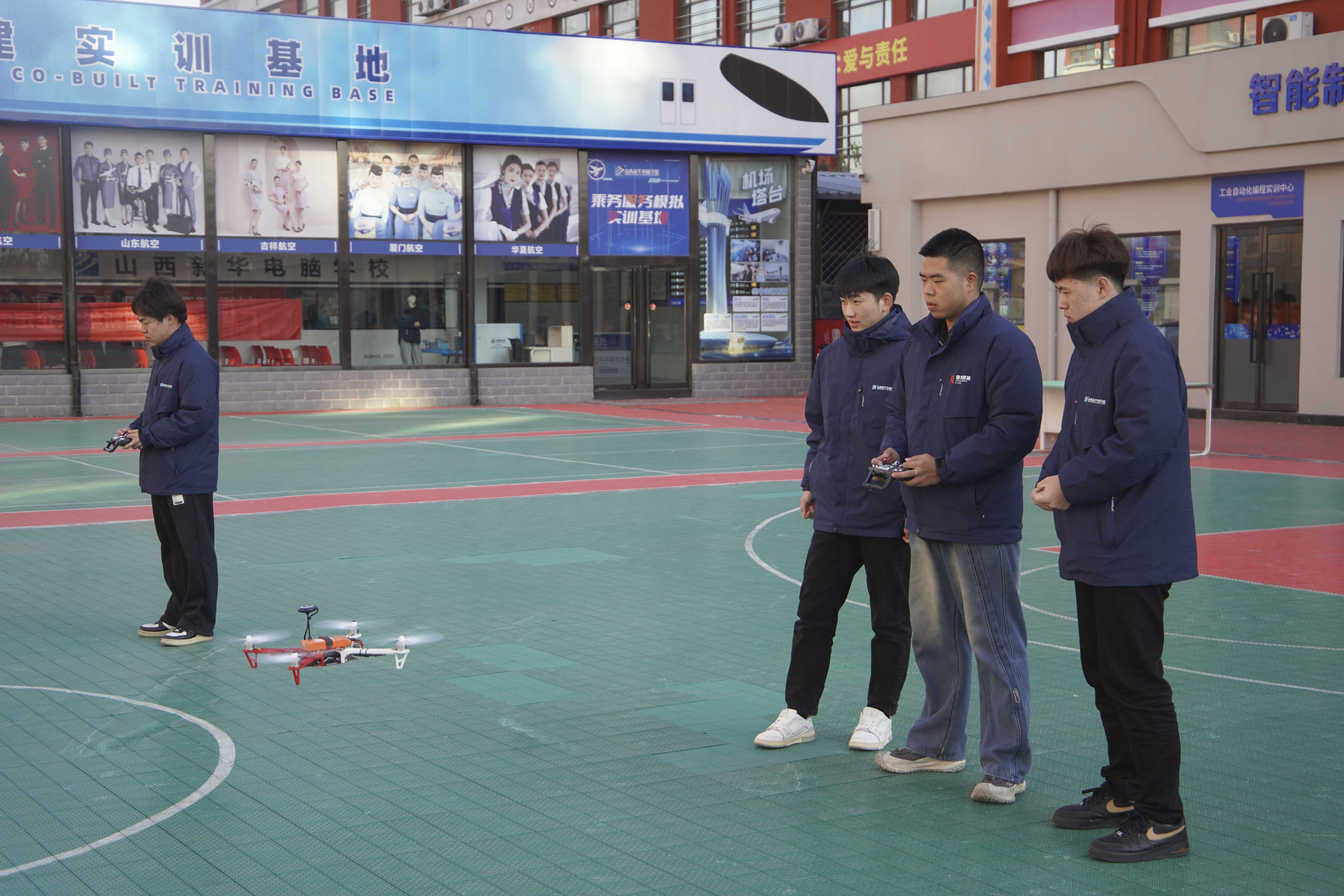 14岁初中没毕业可以上哪个学校?去学无人机将来好找工作吗?